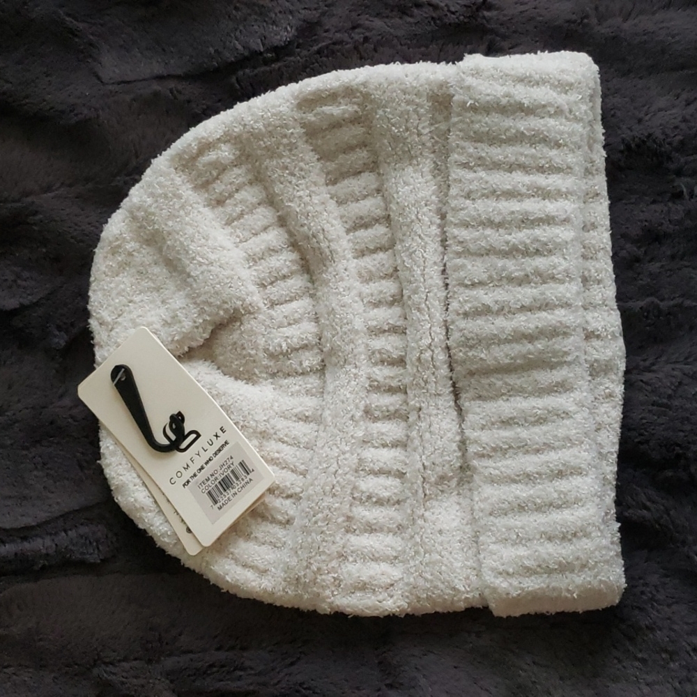 Solid Color Soft Ribbed Beanie Hat. Winter Hat - Picture 1 of 3